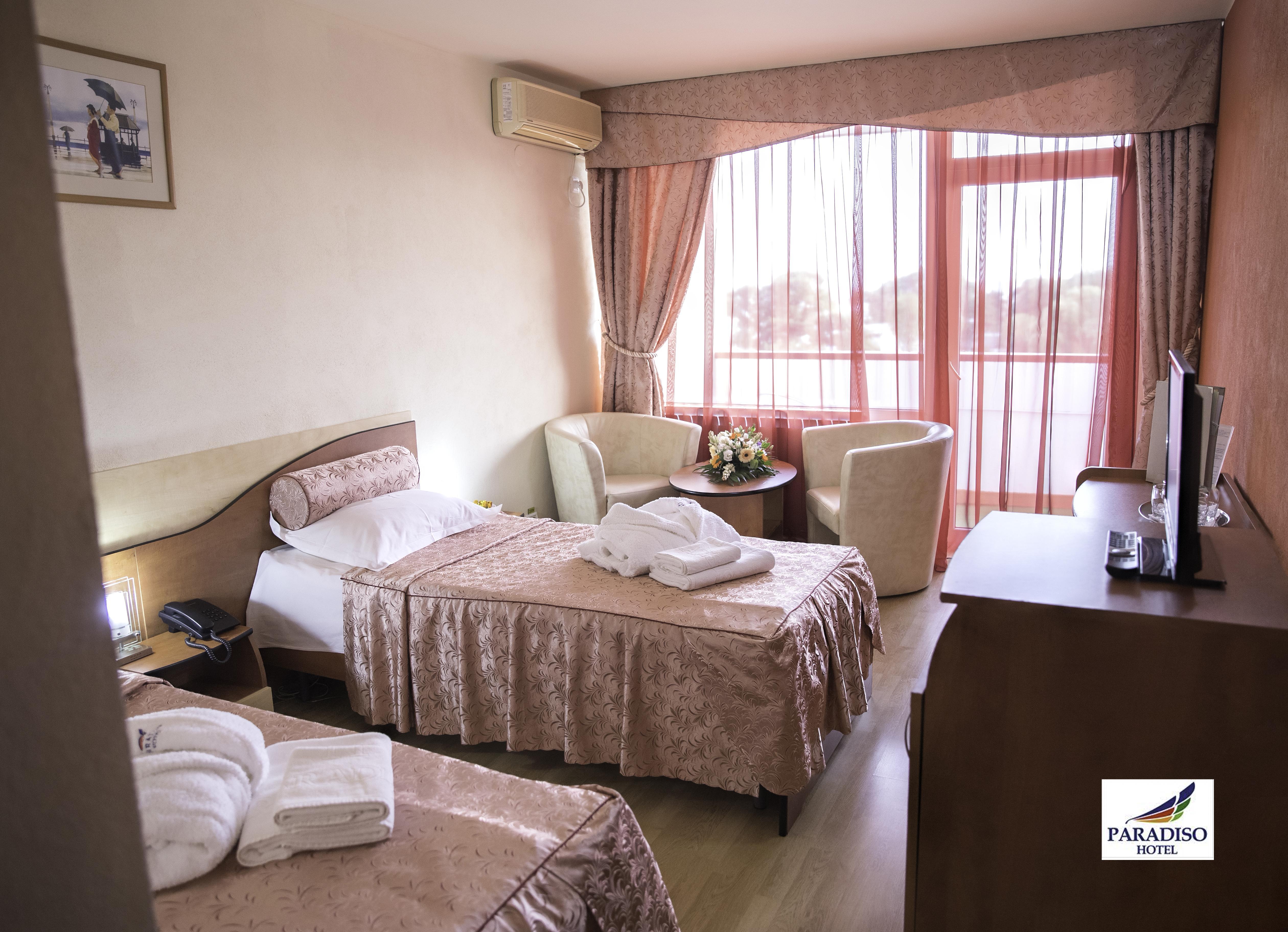 מנגליה Hotel Paradiso מראה חיצוני תמונה