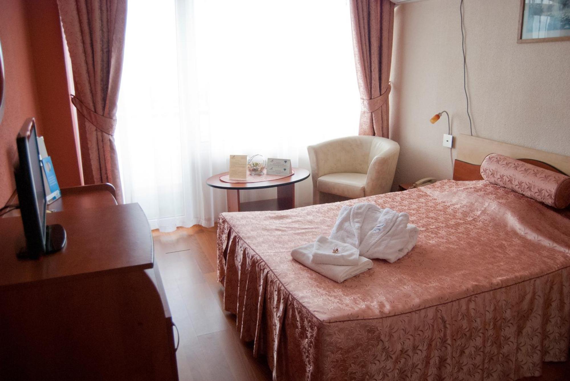 מנגליה Hotel Paradiso מראה חיצוני תמונה
